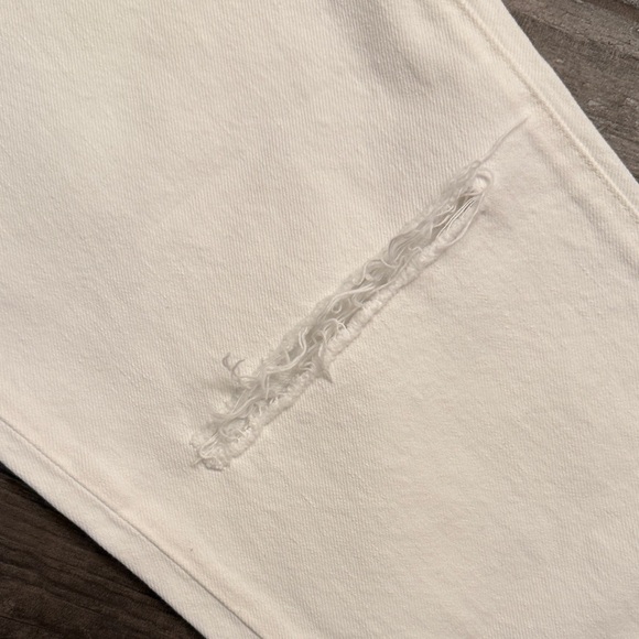 Edwin Women's Cream Cropped Pants - Picture 6 of 10